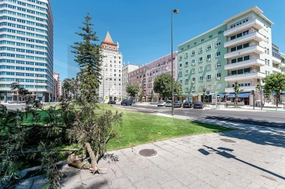 Apartamento T2 para Arrendamento em Areeiro