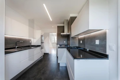 Apartamento T2 para Arrendamento em Areeiro