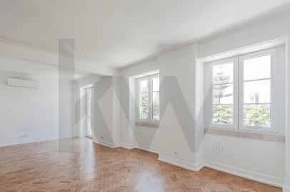 Apartamento T2 para Arrendamento em Areeiro
