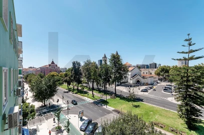 Apartamento T2 para Arrendamento em Areeiro