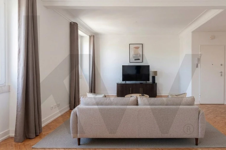 Apartamento T2 para Arrendamento em Areeiro Foto 2