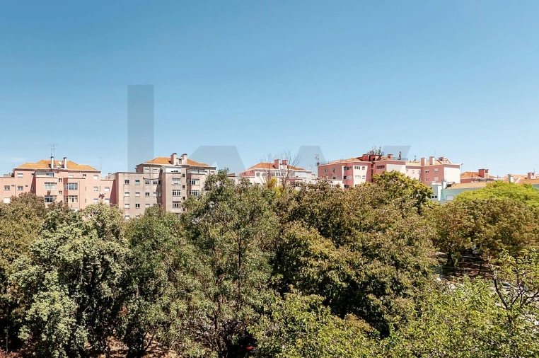 Apartamento T2 para Arrendamento em Areeiro Foto 36