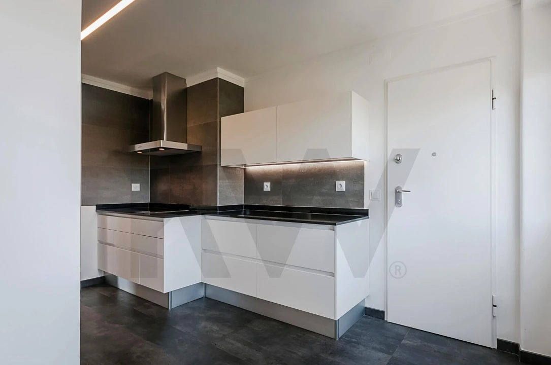 Apartamento T2 para Arrendamento em Areeiro Foto 10