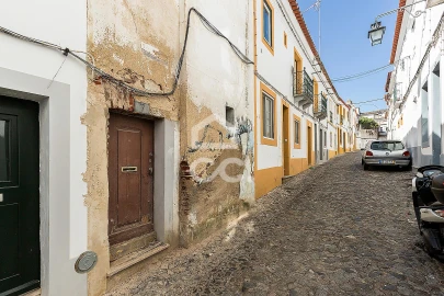 Moradia para Venda em Évora (São Mamede, Sé, São Pedro e Santo Antão)