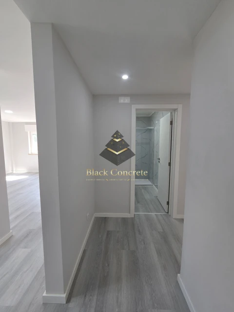 Apartamento T2 para Venda em Corroios