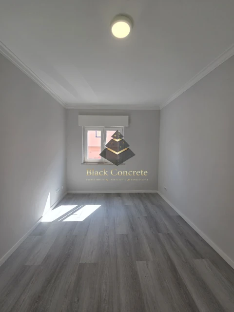 Apartamento T2 para Venda em Corroios