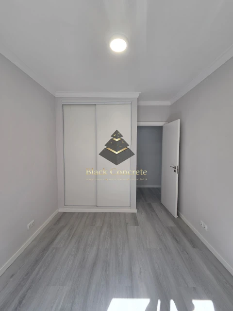 Apartamento T2 para Venda em Corroios