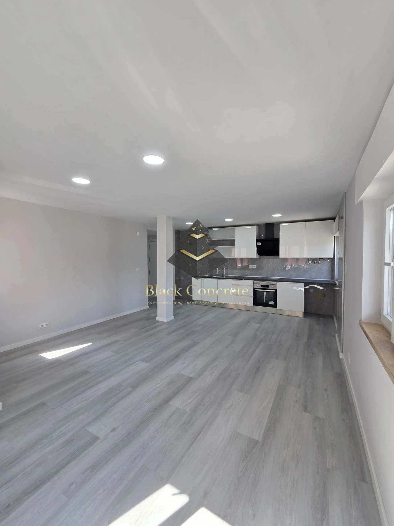 Apartamento T2 para Venda em Corroios Foto 2