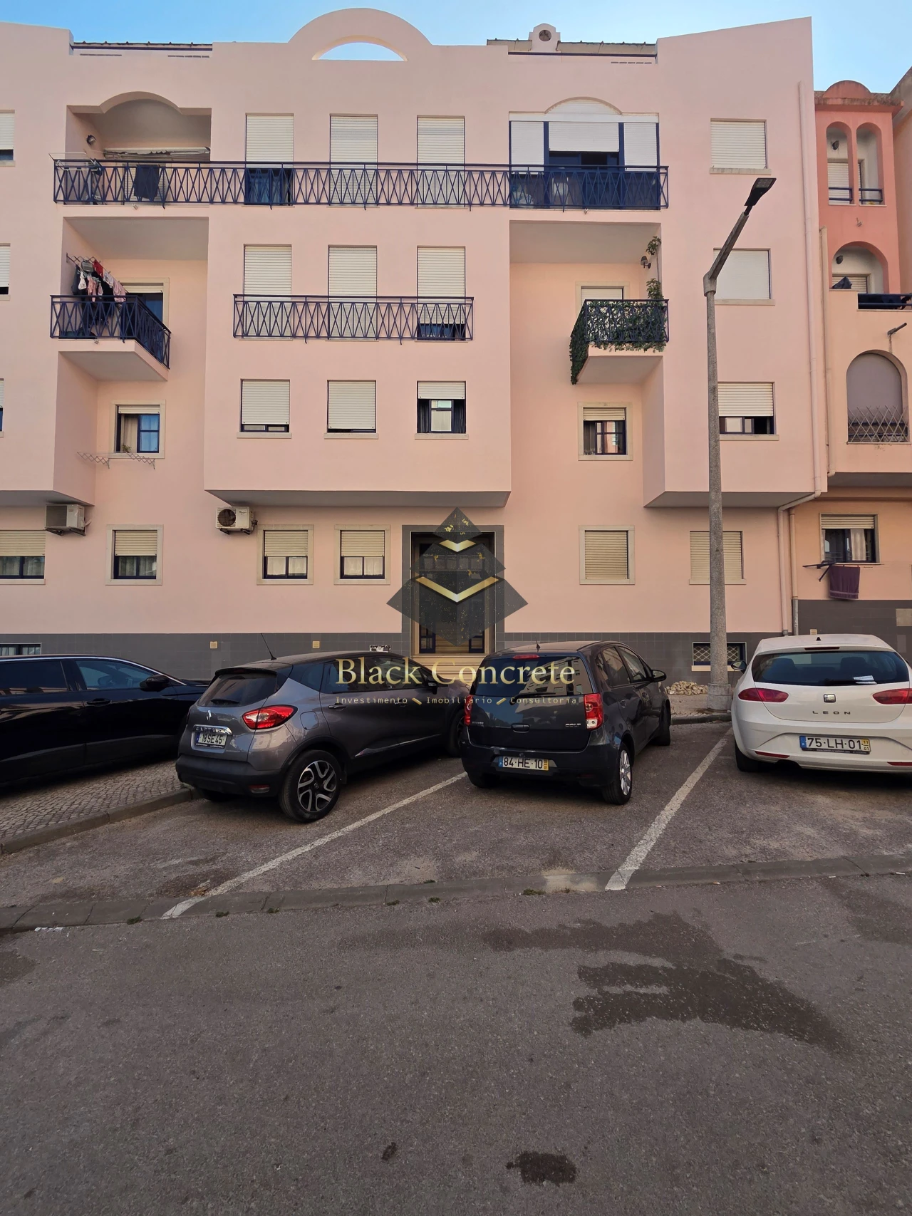 Apartamento T2 para Venda em Corroios Foto 14