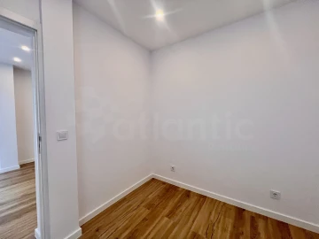 Apartamento T1 para Venda em Sacavém e Prior Velho
