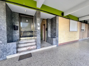 Apartamento T1 para Venda em Sacavém e Prior Velho