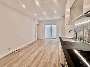 Apartamento T1 para Venda em Sacavém e Prior Velho