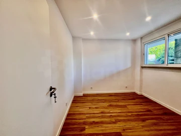 Apartamento T1 para Venda em Sacavém e Prior Velho