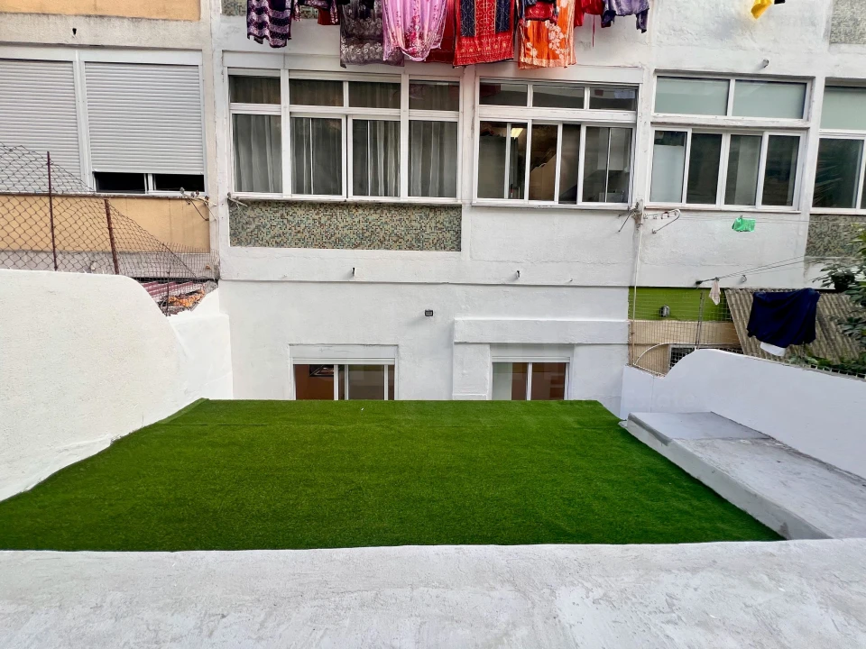 Apartamento T1 para Venda em Sacavém e Prior Velho Foto 21