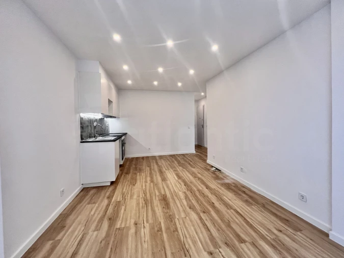 Apartamento T1 para Venda em Sacavém e Prior Velho Foto 12
