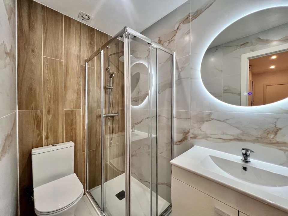 Apartamento T1 para Venda em Sacavém e Prior Velho Foto 18