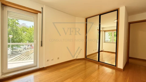 Apartamento T2 para Arrendamento em Lumiar