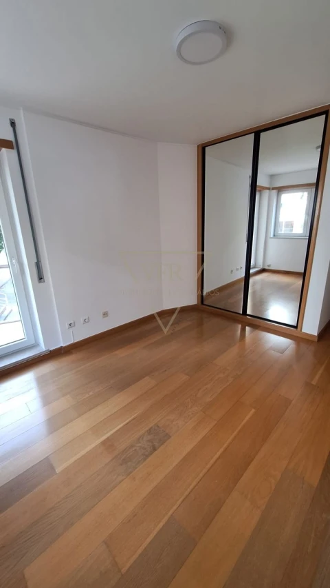 Apartamento T2 para Arrendamento em Lumiar