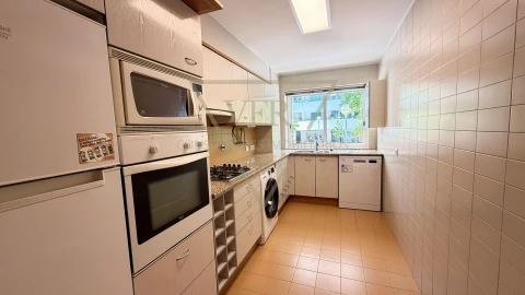 Apartamento T2 para Arrendamento em Lumiar
