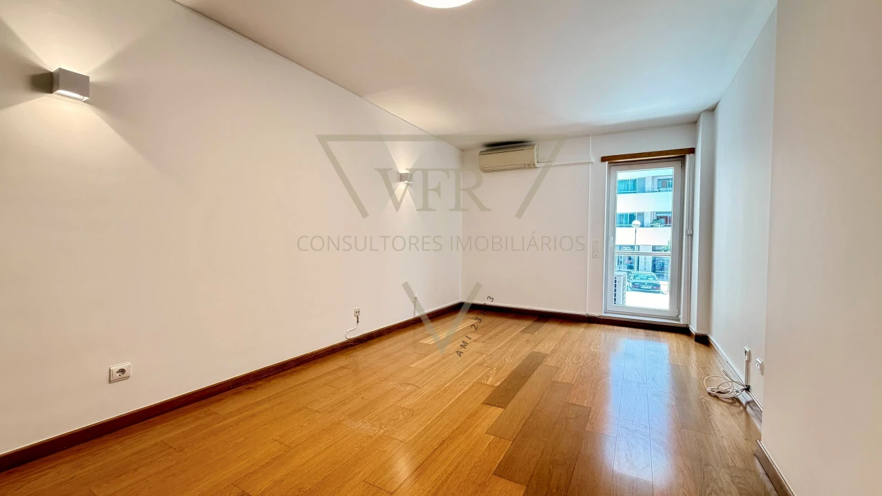 Apartamento T2 para Arrendamento em Lumiar Foto 1