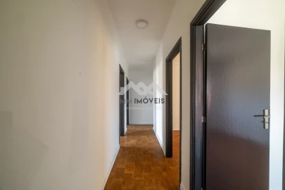 Moradia T6 para Venda em Ferreira