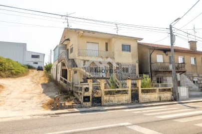 Moradia T6 para Venda em Ferreira