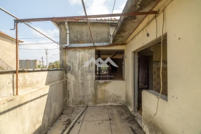 Prédio para Venda em Guilhabreu