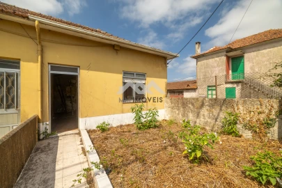 Prédio para Venda em Guilhabreu