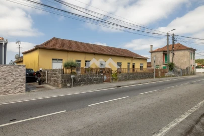 Prédio para Venda em Guilhabreu
