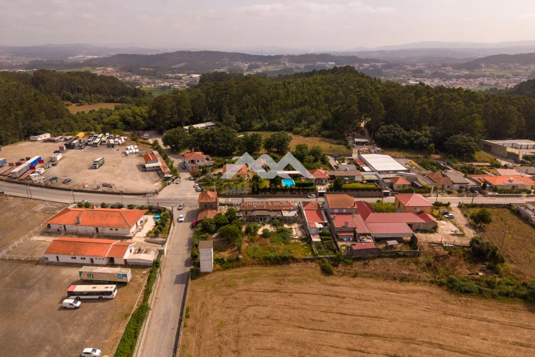 Prédio para Venda em Guilhabreu Foto 18