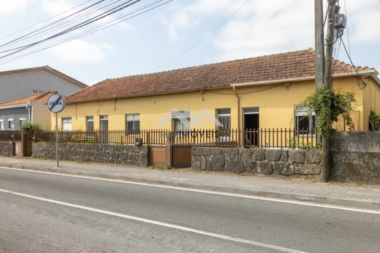 Prédio para Venda em Guilhabreu Foto 2