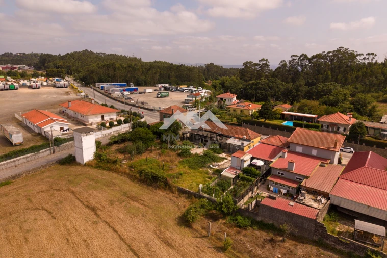 Prédio para Venda em Guilhabreu Foto 19