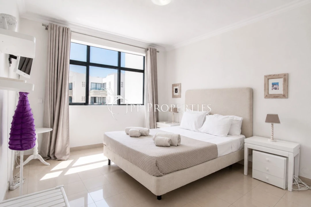 Apartamento T2 para Venda em Quarteira Foto 8
