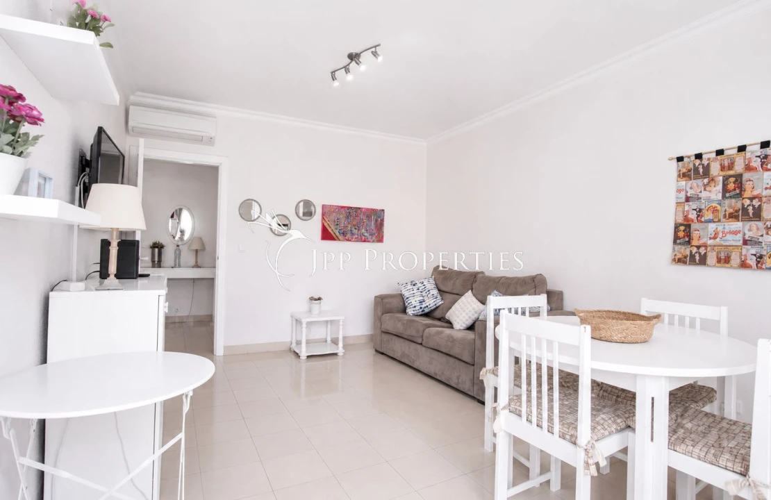 Apartamento T2 para Venda em Quarteira Foto 3