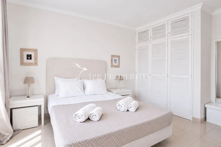 Apartamento T2 para Venda em Quarteira Foto 11