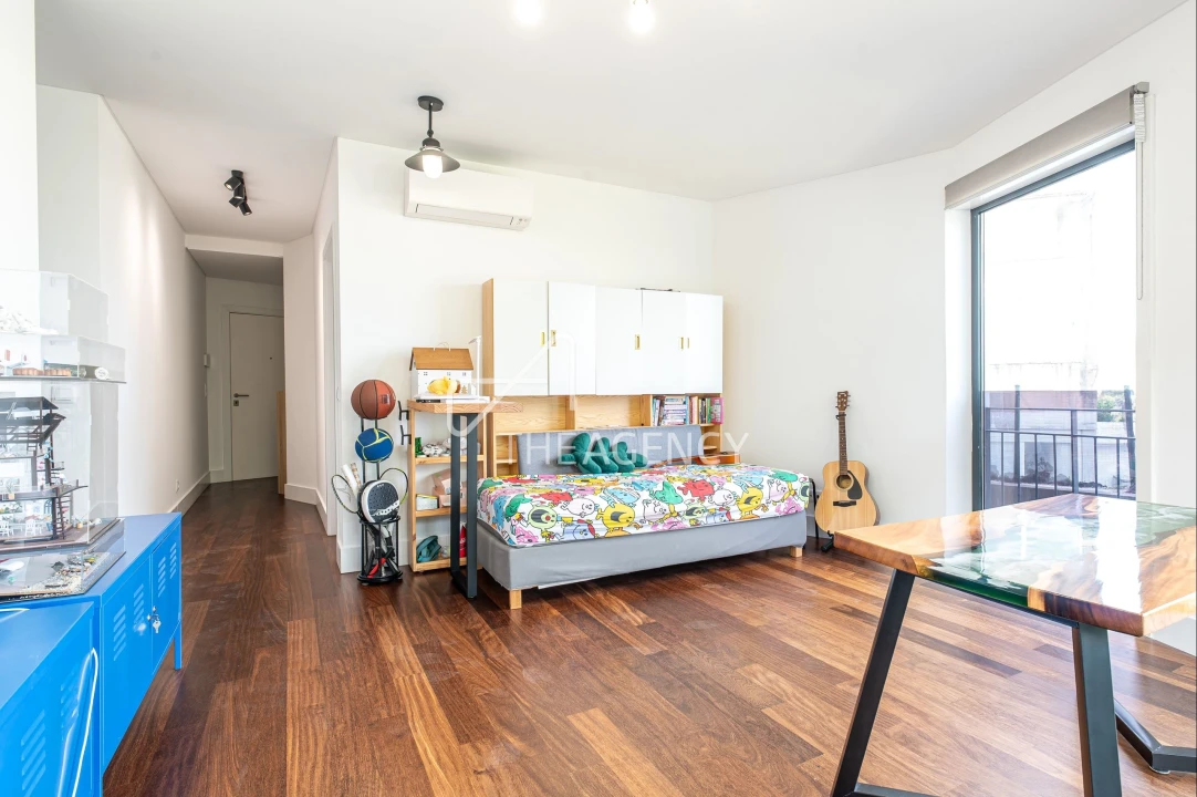 Apartamento T2 para Venda em Campolide Foto 11