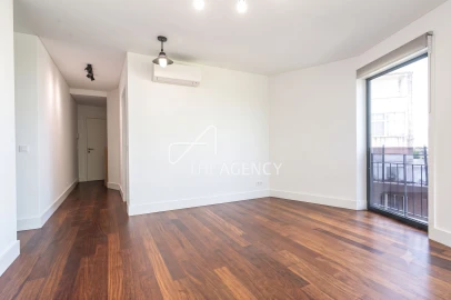 Apartamento T2 para Venda em Campolide