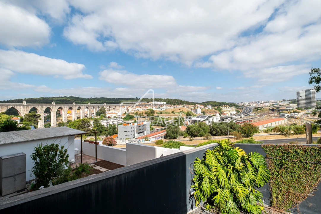 Apartamento T2 para Venda em Campolide Foto 5