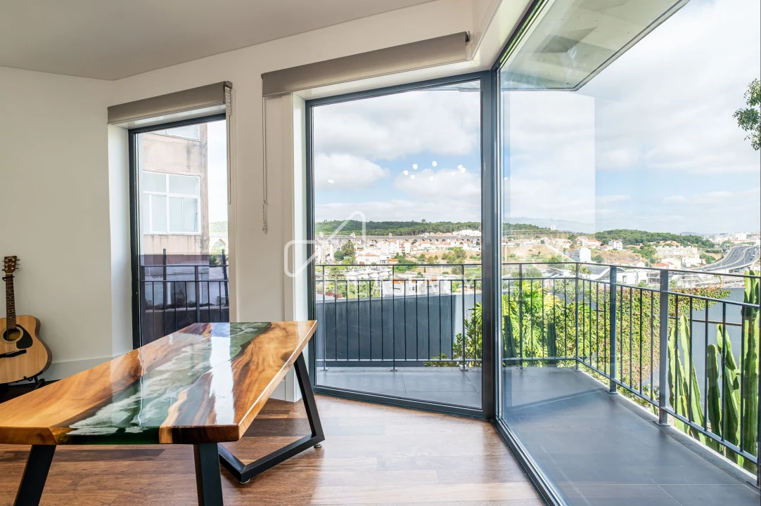 Apartamento T2 para Venda em Campolide Foto 1