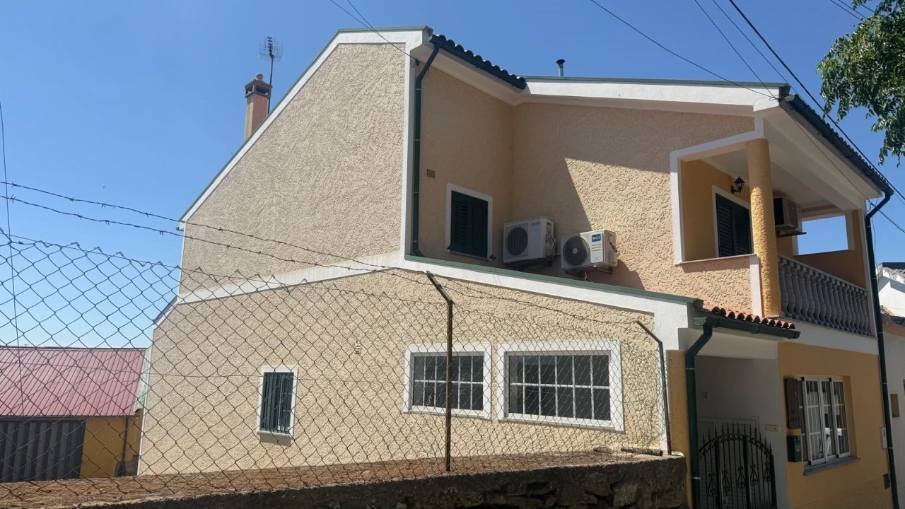 Moradia T3 para Venda em Santa Comba de Vilariça Foto 3
