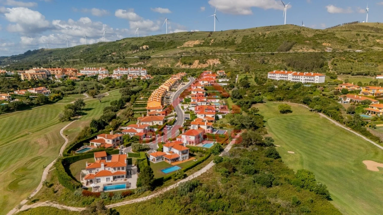 Moradia T4 para Venda em Turcifal Foto 41