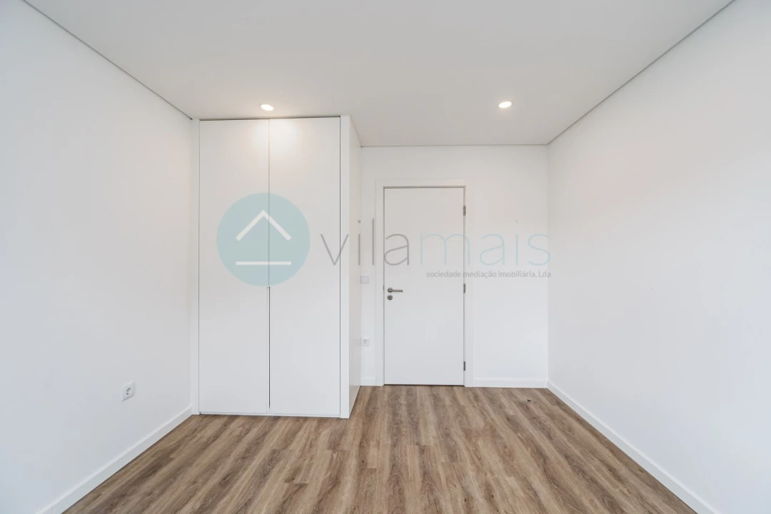 Apartamento T3 para Venda em Foz do Sousa e Covelo Foto 14