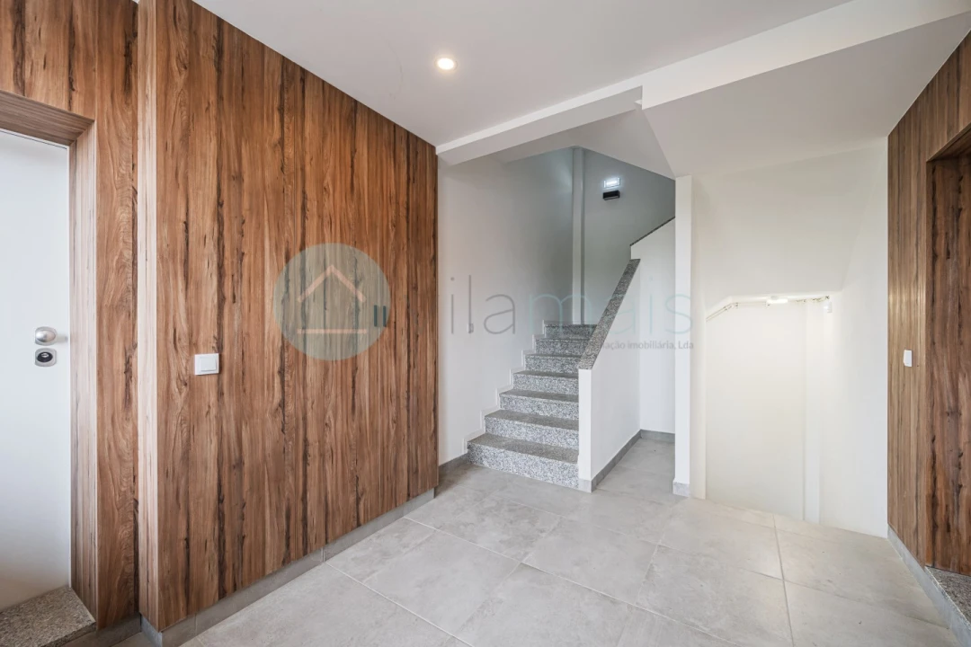 Apartamento T3 para Venda em Foz do Sousa e Covelo Foto 2