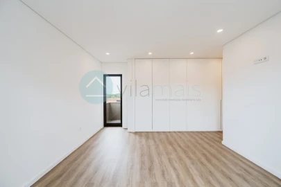 Apartamento T3 para Venda em Foz do Sousa e Covelo