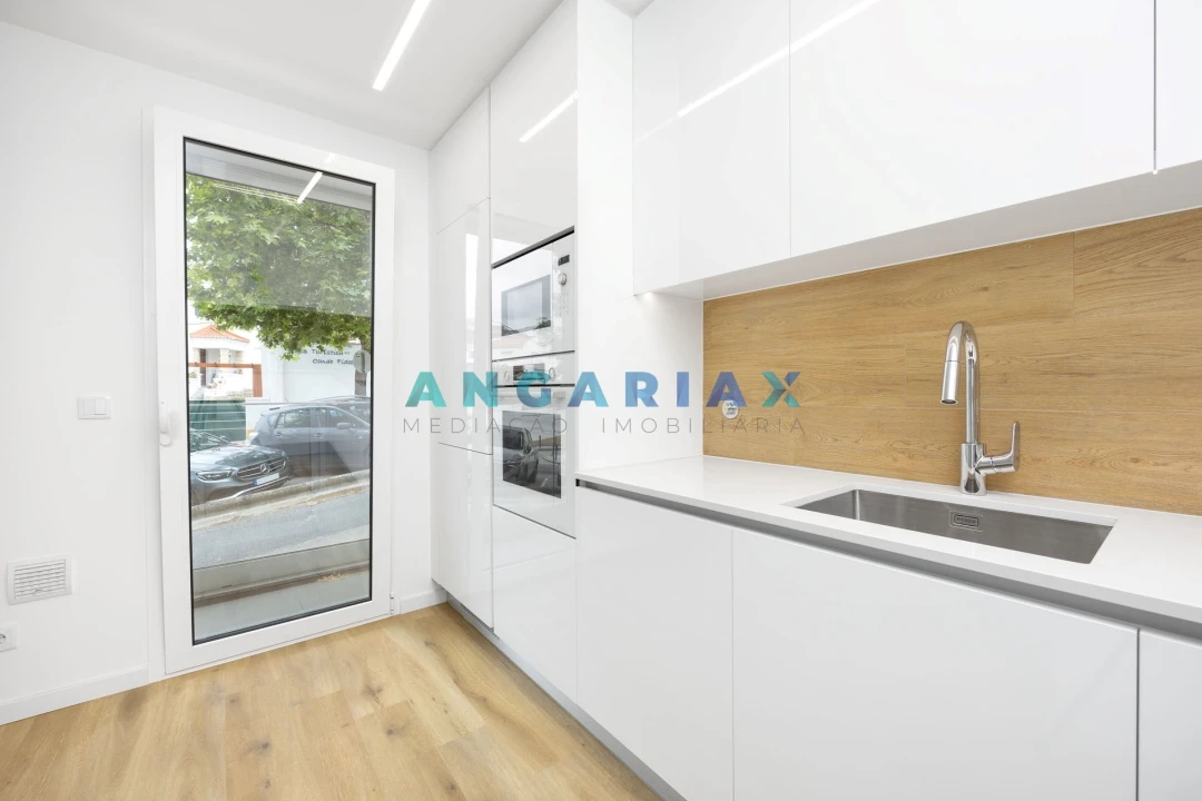 Apartamento T2 para Venda em Nazare Foto 9