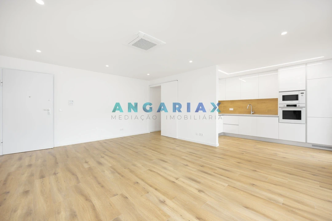 Apartamento T2 para Venda em Nazare Foto 3