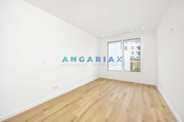 Apartamento T2 para Venda em Nazare Foto 11
