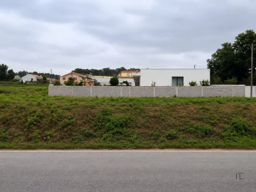 Terreno para Venda em Grijó e Sermonde