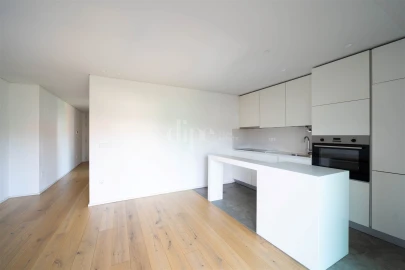 Apartamento T1 para Arrendamento em Creixomil
