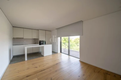 Apartamento T1 para Arrendamento em Creixomil